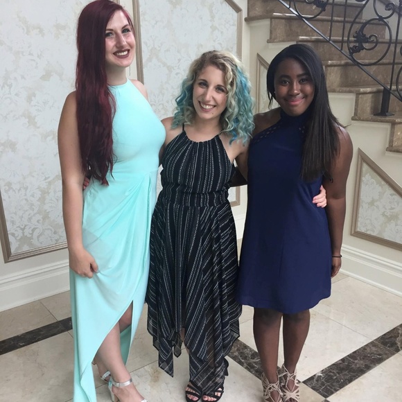 Meet your Posher, Lizz! - Picture 2 of 3