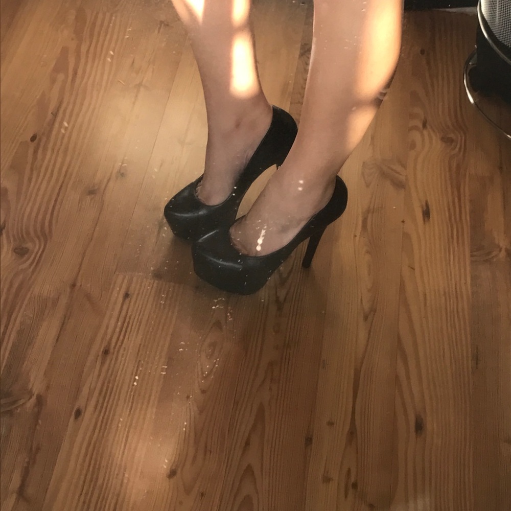 Dejavu black Steve Madden 6. Gently used