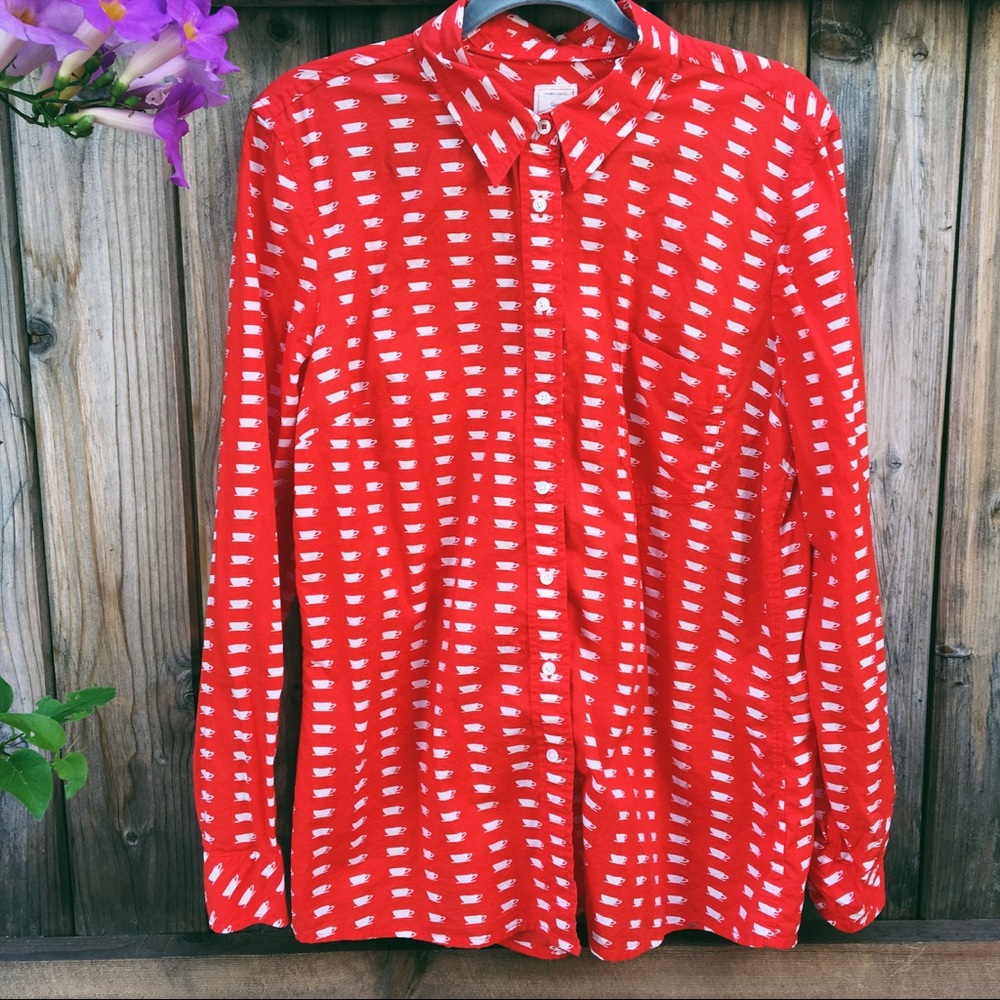 GAP Bright red coffee cup button down