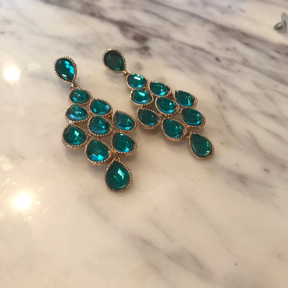 Emerald green + gold drop earrings