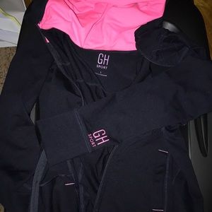Gilly Hicks active zip up