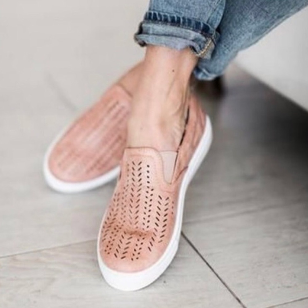 Blush slip on sneakers 8.5 💗