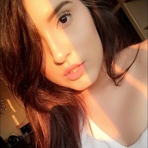 Meet your Posher, Adriana