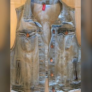 Gently used H&M jean vest. Fits snug like ex-small