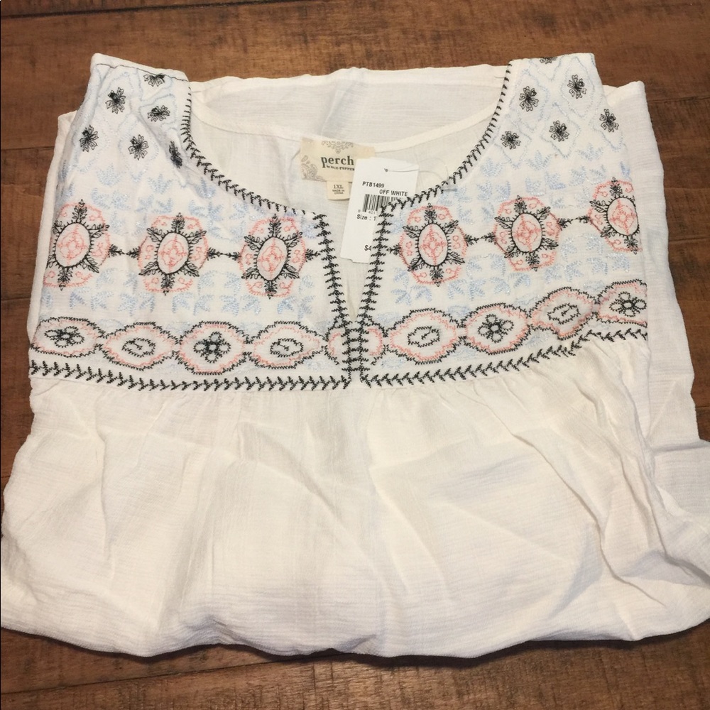 3/25$ 🌸NWT Plus top