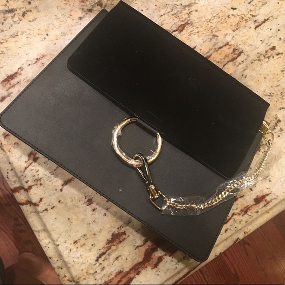 Crossover Bag with chain