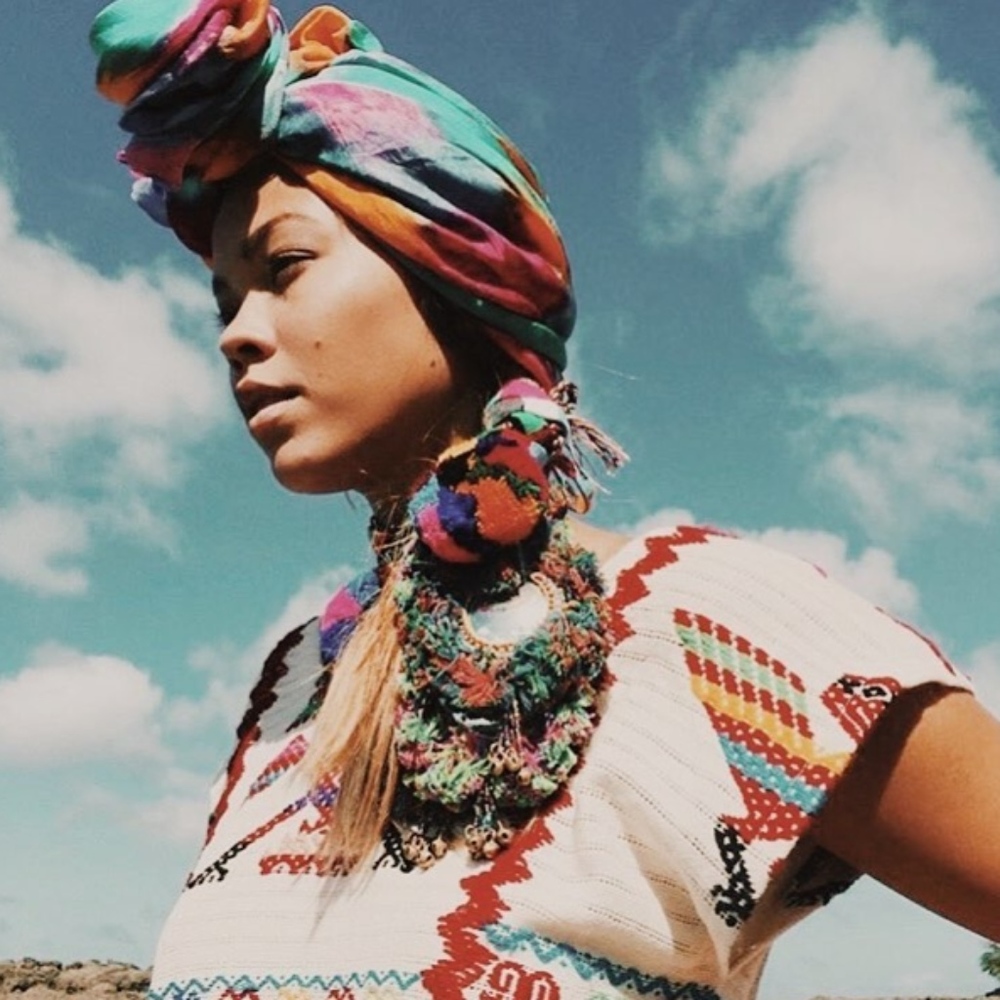 4 Vintage Pom-pom Wrap