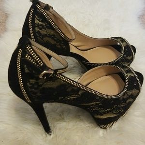 Sexy Black and Gold Lace PeepToe Platform Stilleto