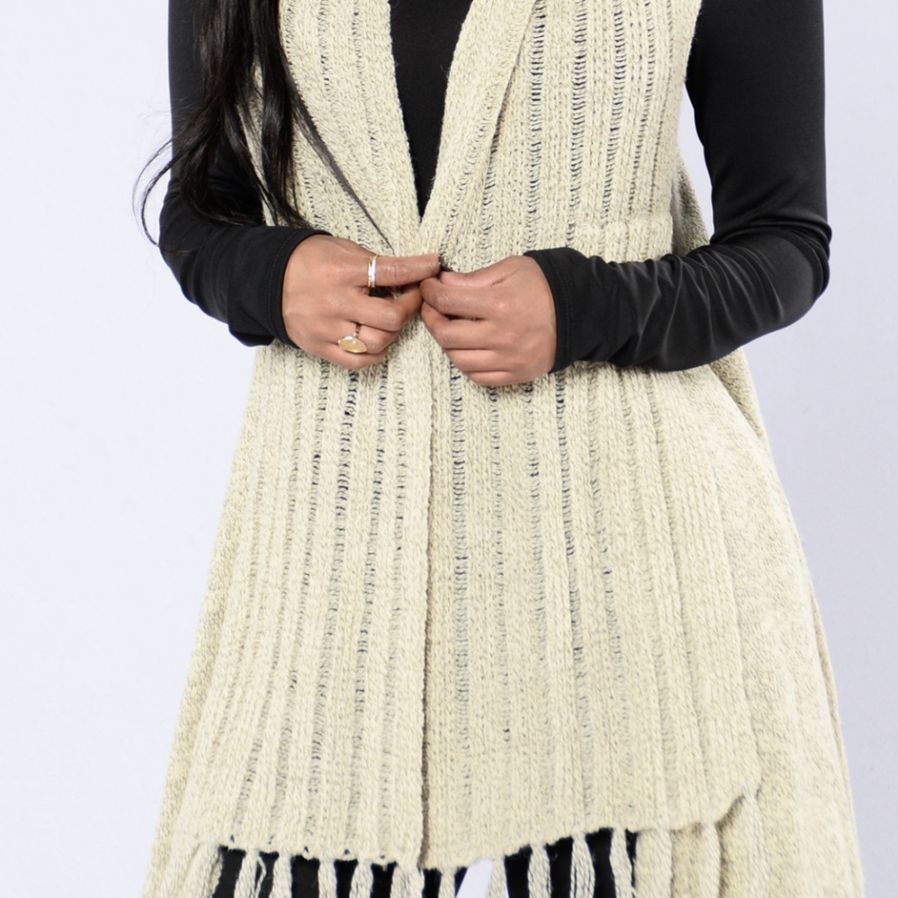 Front Open Fringe Trim Cardigan Vest - Picture 3 of 8