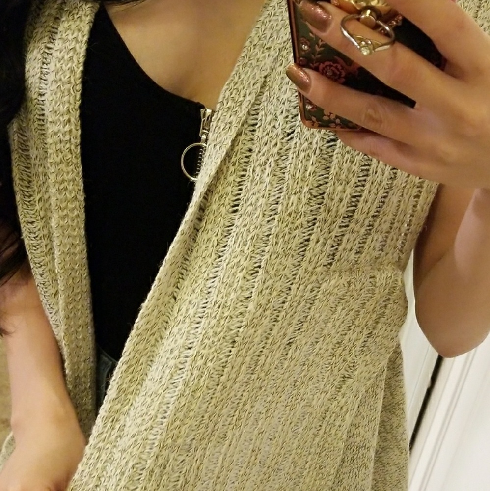 Front Open Fringe Trim Cardigan Vest - Picture 6 of 8