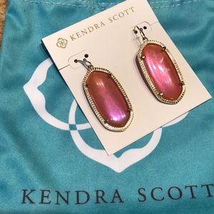 Rare iridescent tangerine KENDRA SCOTT earrings