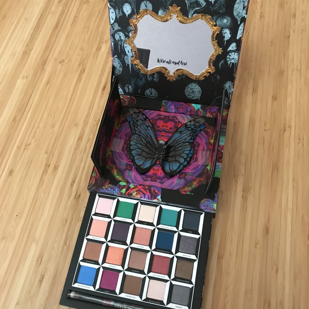 BRAND NEW Urban Decay Alice Eyeshadow Palette