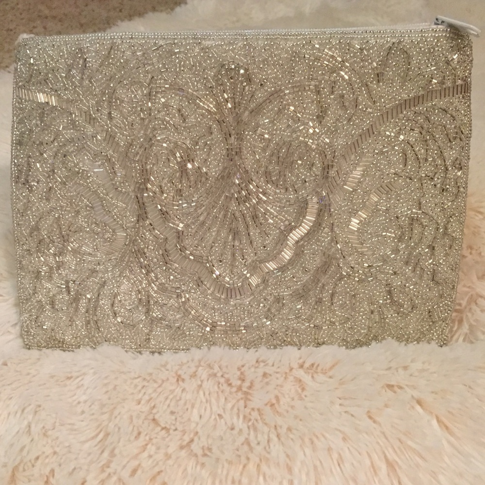 Silver Clutch 💎