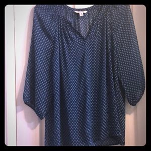 Old Navy XL Sheer Teal Top with white desin