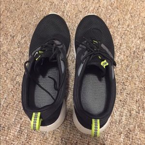Nike Mens Roshe one Size 10