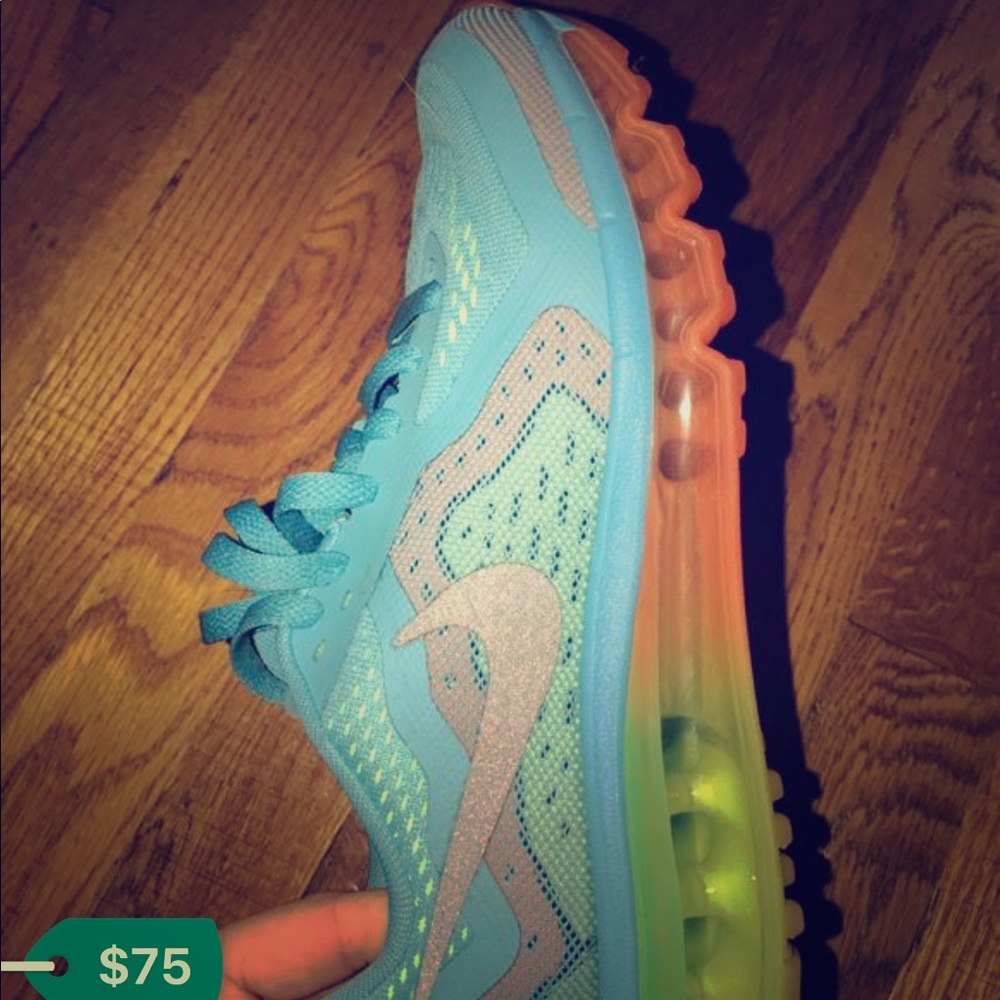 like new women's nike air max size 6