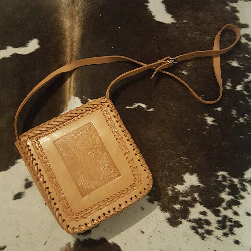 Vintage leather crossbody purse