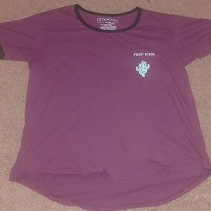 cute maroon t-shirt