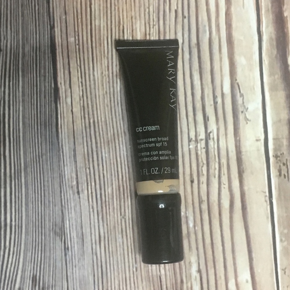 CC Cream light to medium (Mary Kay)