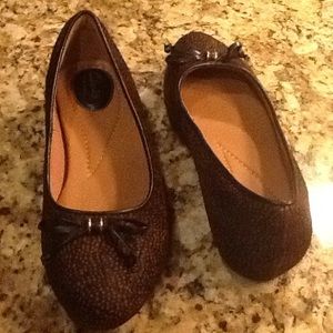 Clarks flat shoes.8.5 woman. Worn twice like new