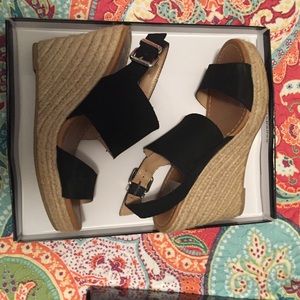 Black and Tan summer wedges