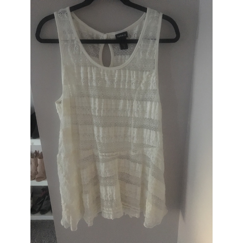 Torrid Lace Peplum Tank, NWOT, off white, Size 1