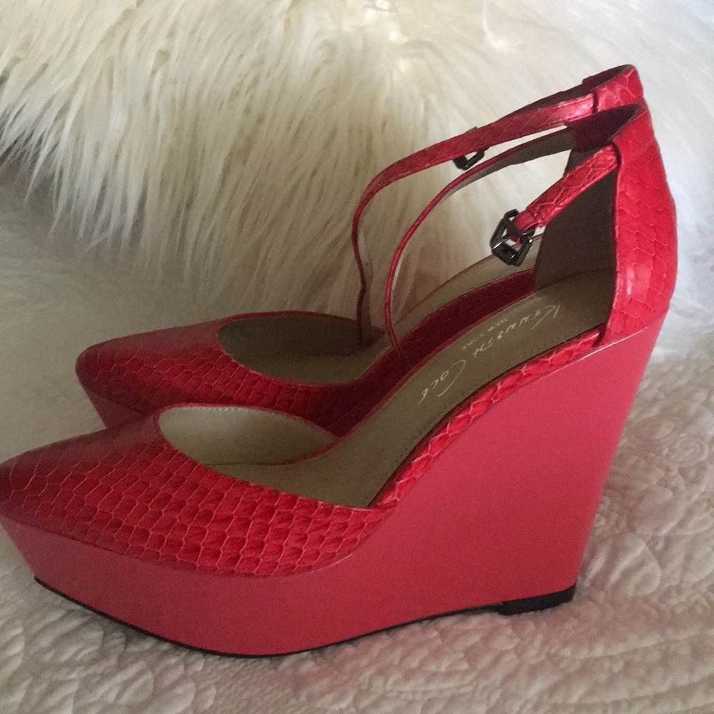 Kenneth Cole Red & Pink Diamond Back Wedges
