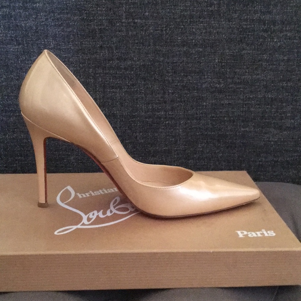 Louboutin Nude Decoltissimo 35