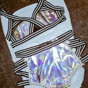 Holographic set