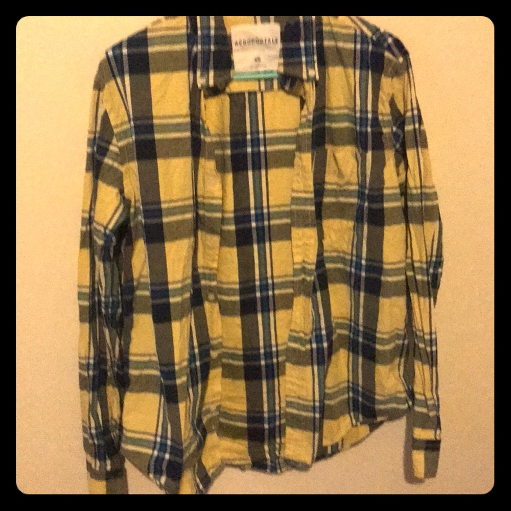 Aeropostale Plaid button up flannel shirt