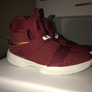 nike lebron basketball shoes