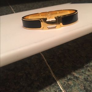 Authentic enamel "H" clic clac Hermes bracelet