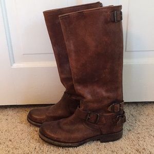 🔥SALE🔥 FRYE - Veronica Zip Back - Size 7