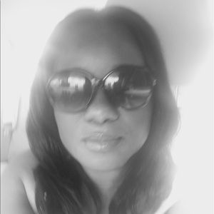 Meet your Posher, Dionne