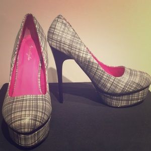 Women's HerStyle Designer Heels size 9