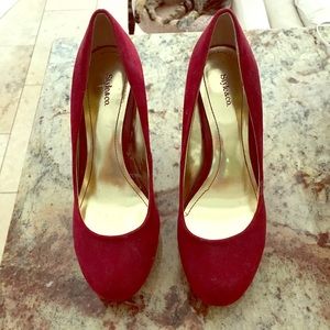 Burgundy red high heels size 7