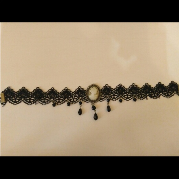 (S1) Cameo Choker - Picture 7 of 8