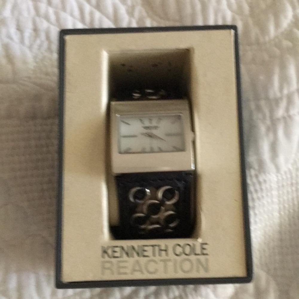 Kenneth Cole REACTION Watch black strap