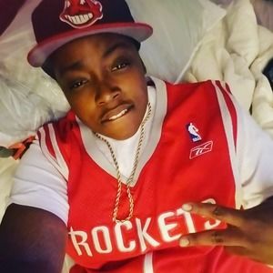 Meet your Posher, Adria