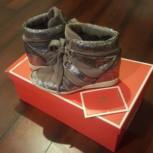 Coach Nesa Giliters/Suede