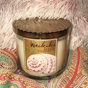 Waikiki Beach Coconut Candle💛 very big