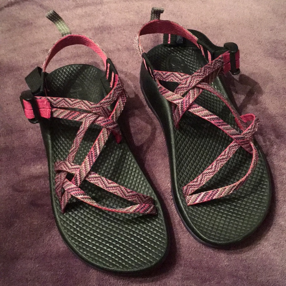 Chaco Youth Sandal Size 4 or 6 ladies