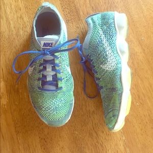 Women's Nike Flyknit Zoom shoes size 6