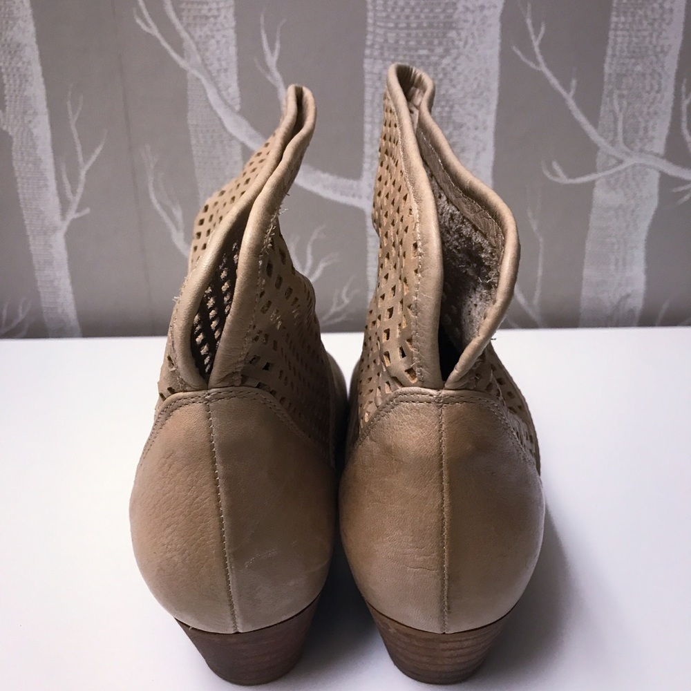 67 Collection 'Paige Booties' - Picture 3 of 5