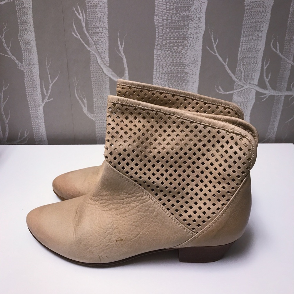 67 Collection 'Paige Booties' - Picture 4 of 5