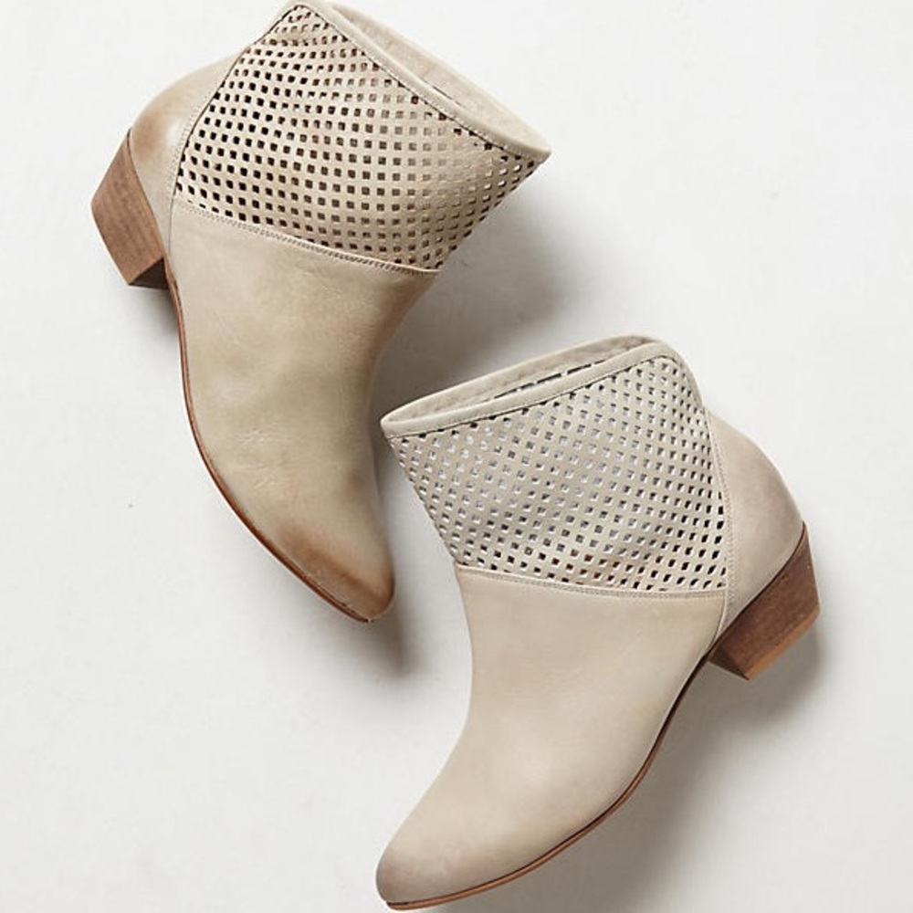 67 Collection 'Paige Booties'