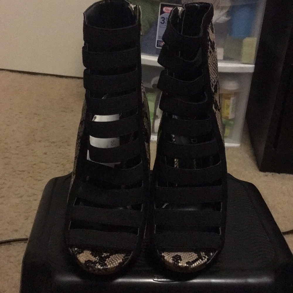 Heels - Picture 2 of 3