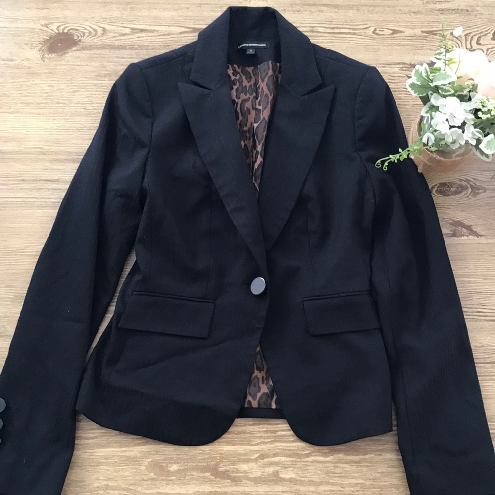 ❤️EXPRESS DESIGN STUDIO size 0 Suit jacket❤️