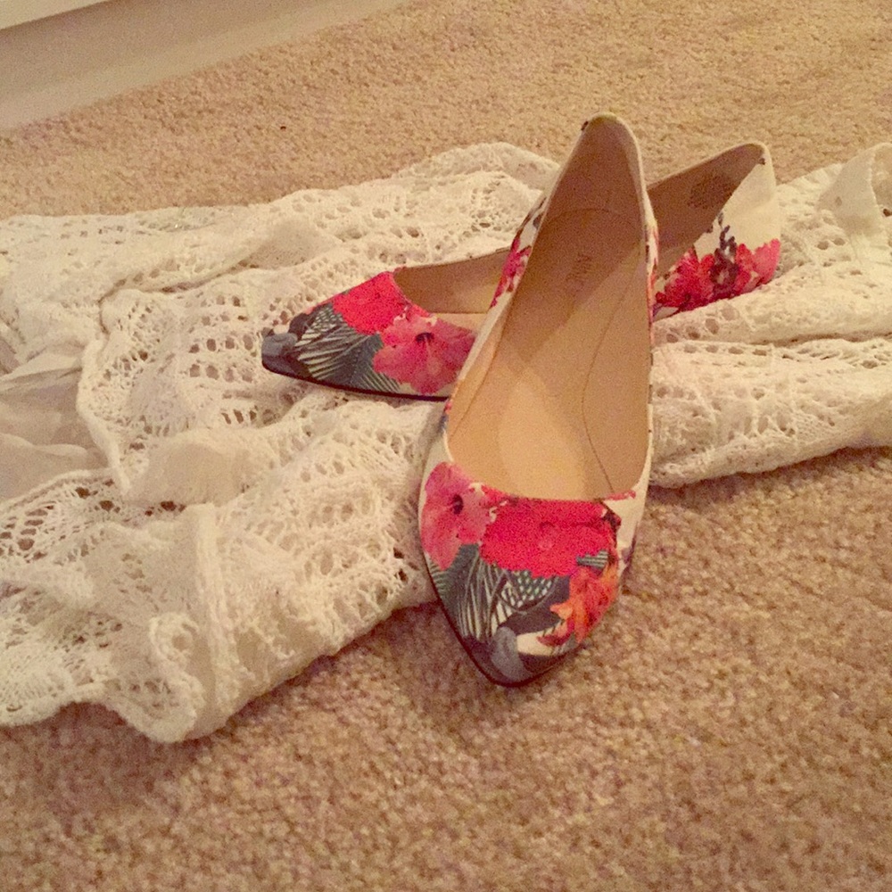 Nine West Speakup Flats