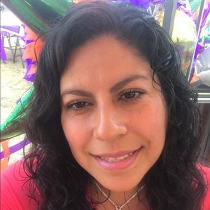 Meet your Posher, Candelaria